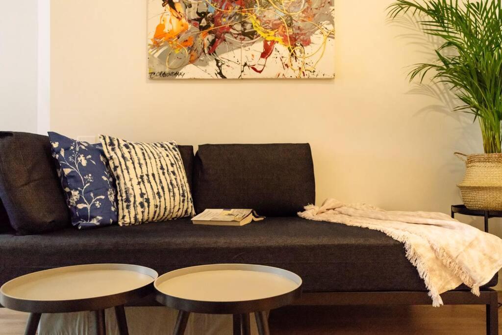 La Dame Bleue Apartment Bukares Bagian luar foto