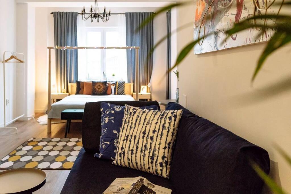 La Dame Bleue Apartment Bukares Bagian luar foto